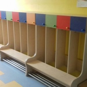 Garderoobikapp jalatsirestiga