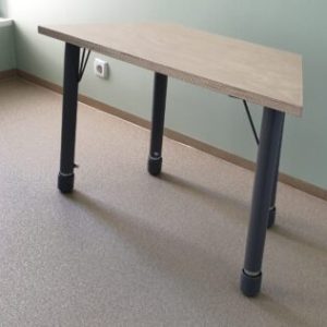 Trapetslaud reguleeritavate jagadega