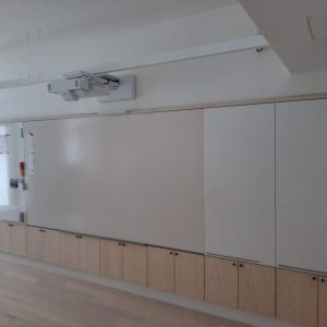 Eritellimusel tahvlikapp spoonitud ustega