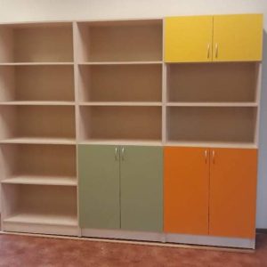 Kappriiulid värviliste ustega